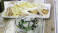 蒸し鶏とイカの昆布和え
