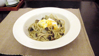 シメジの温玉のせパスタ